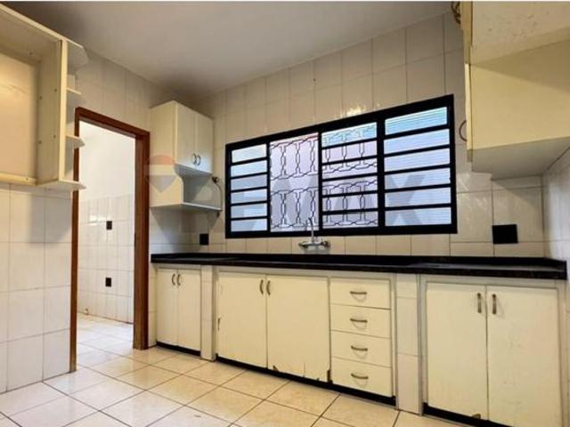 Casa para venda em Jardim Itamarati de 173.00m² com 4 Quartos, 1 Suite e 4 Garagens