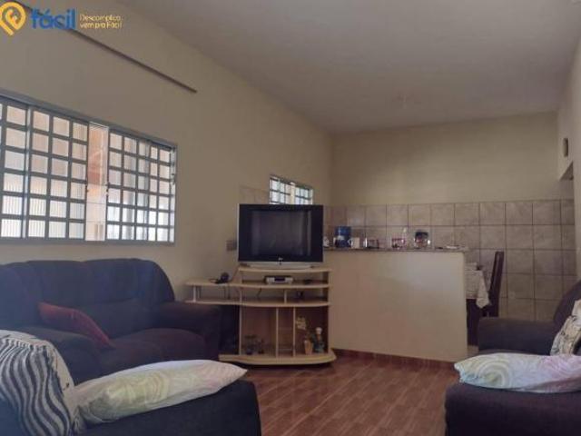 Casa para venda em Jardim Itaparica de 350.00m² com 5 Quartos, 2 Suites e 2 Garagens