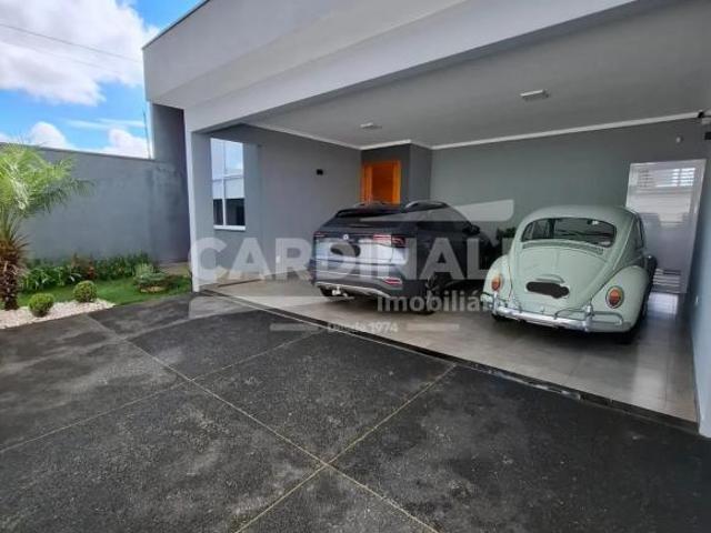 Casa para venda em Jardim Ipanema de 161.00m² com 2 Quartos, 1 Suite e 4 Garagens