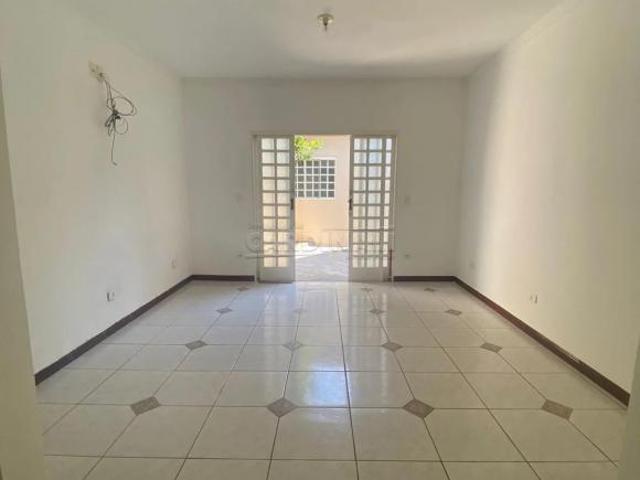 Casa para venda em Jardim Ipanema de 202.00m² com 3 Quartos, 1 Suite e 3 Garagens