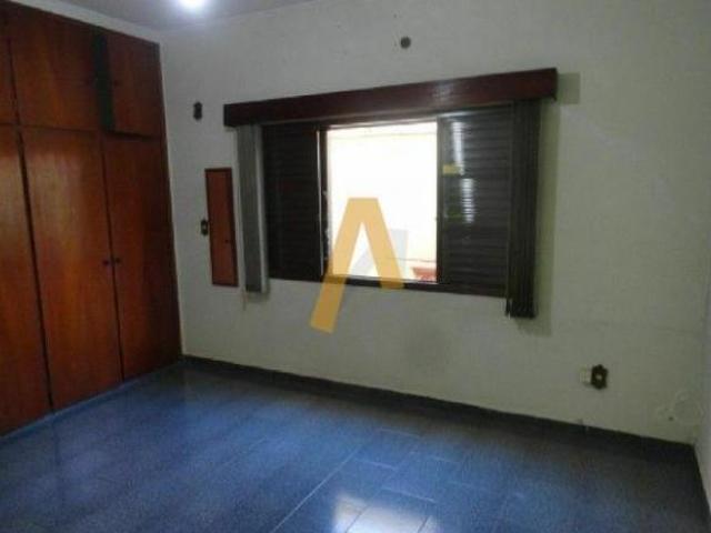 Casa para venda em Jardim Irajá de 259.00m² com 4 Quartos, 1 Suite e 4 Garagens