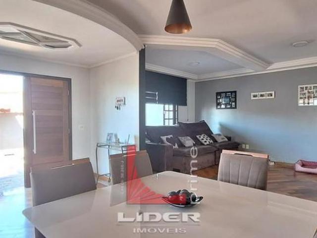 Casa para venda em Jardim Jaraguá de 300.00m² com 4 Quartos, 1 Suite e 2 Garagens