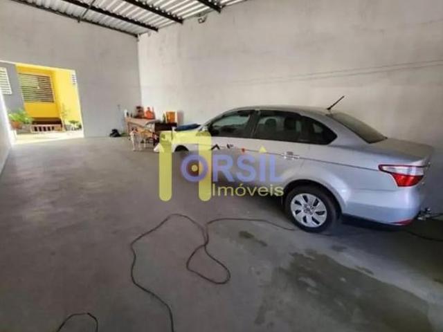 Casa para venda em Jardim Layr de 99.26m² com 2 Quartos, 2 Suites e 9 Garagens
