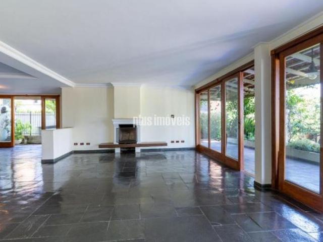 Casa para venda em Jardim Leonor com 5 quartos, sendo 3 suítes, 352m²