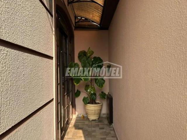 Casa para venda em Jardim Leocádia de 243.00m² com 5 Quartos e 5 Garagens