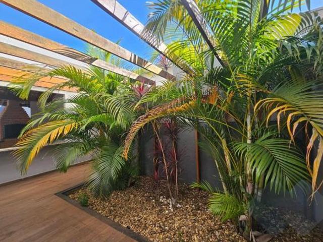 Casa para venda em Jardim Paraíso de 260.00m² com 3 Quartos, 1 Suite e 4 Garagens