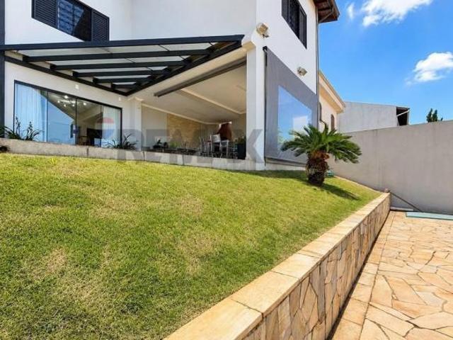 Casa para venda em Jardim Paraíso de 402.12m² com 4 Quartos, 2 Suites e 5 Garagens