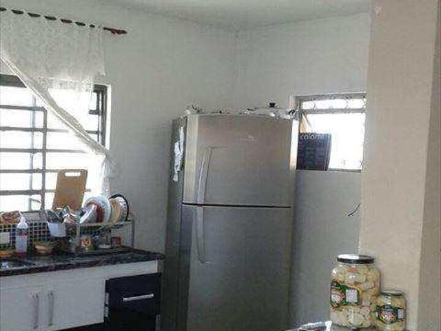 Casa para venda em Jardim Professor Benoá de 220.00m² com 3 Quartos e 4 Garagens
