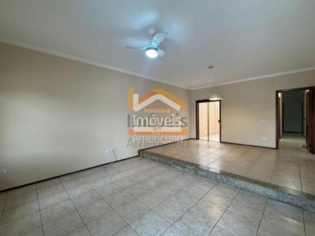 Casa para venda em Jardim Progresso de 220.00m² com 3 Quartos, 1 Suite e 4 Garagens