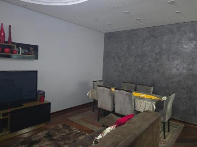 Casa para venda em Jardim Rosália Alcolea de 220.00m² com 3 Quartos, 1 Suite e 2 Garagens