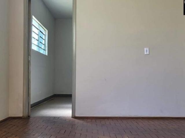 Casa para venda em Jardim São Domingos de 154.00m² com 3 Quartos, 1 Suite e 2 Garagens