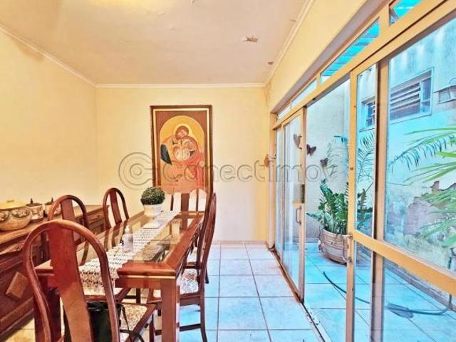 Casa para venda em Jardim São Luiz de 168.00m² com 3 Quartos, 1 Suite e 2 Garagens