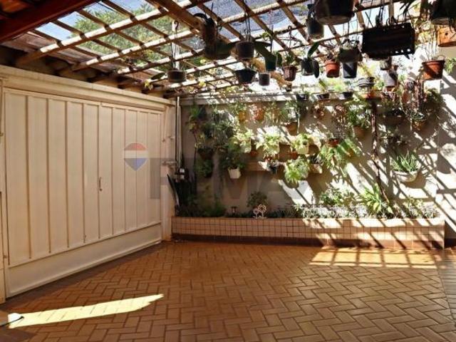 Casa para venda em Jardim São Luiz de 260.00m² com 3 Quartos, 1 Suite e 4 Garagens