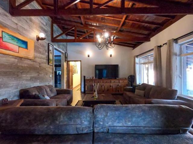 Casa para venda em Jardim Sao Pedro de 400.00m² com 3 Quartos, 1 Suite e 6 Garagens