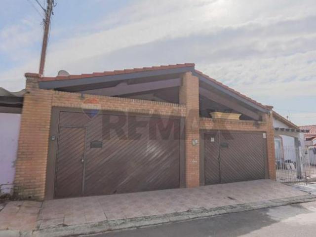 Casa para venda em Jardim Sandra de 144.00m² com 3 Quartos, 2 Suites e 2 Garagens