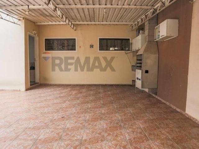 Casa para venda em Jardim Sandra de 182.00m² com 4 Quartos e 4 Garagens