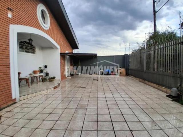 Casa para venda em Jardim Sandra de 240.00m² com 3 Quartos, 1 Suite e 4 Garagens