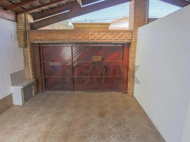 Casa para venda em Jardim Sandra de 262.00m² com 5 Quartos, 2 Suites e 4 Garagens