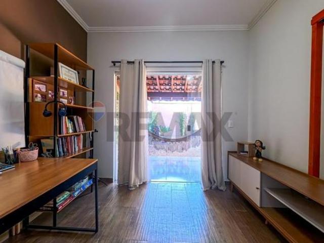 Casa para venda em Jardim Santa Marta de 130.00m² com 3 Quartos e 4 Garagens