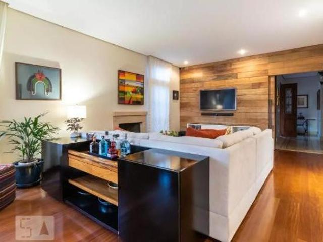 Casa para venda em Jardim Santa Helena com 3 quartos, sendo 3 suítes, 351m²