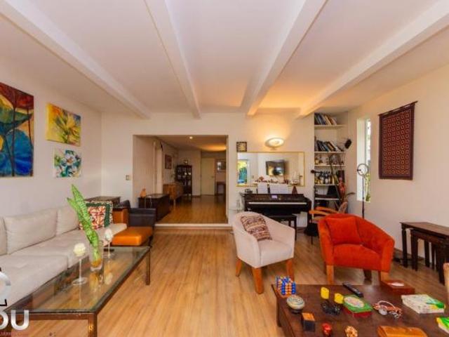 Casa para venda em Jardim Santa Helena com 4 quartos, sendo 2 suítes, 280m²