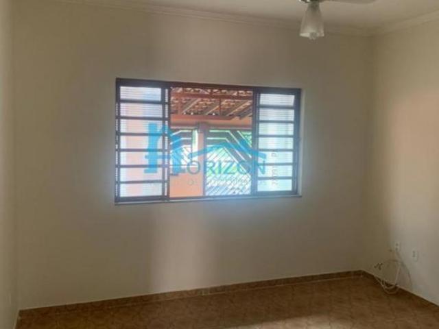 Casa para venda em Jardim Santa Lúcia de 239.00m² com 3 Quartos e 6 Garagens