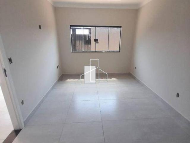 Casa para venda em Jardim Santa Lúcia de 93.00m² com 3 Quartos, 1 Suite e 2 Garagens