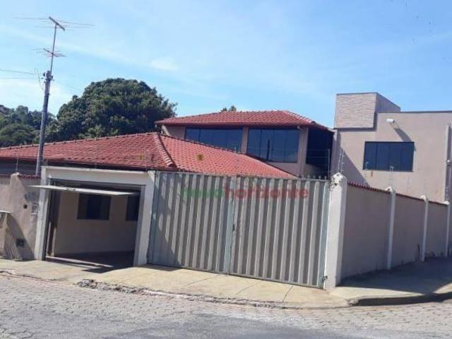 Casa para venda em Oliveira