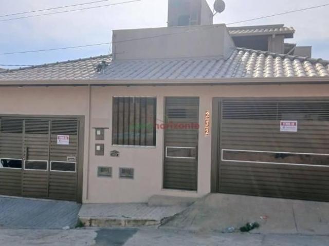 Casa para venda em Oliveira