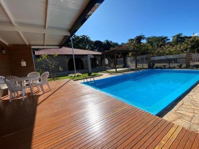 Casa para venda em Orla Um de 0.01m² com 4 Quartos, 3 Suites e 5 Garagens
