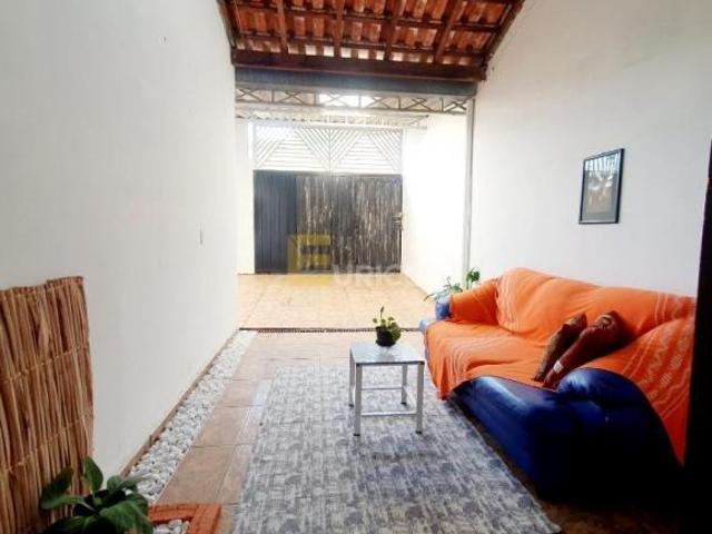 Casa para venda em Loteamento Residencial Ana Carolina de 240.00m² com 3 Quartos e 2 Garagens