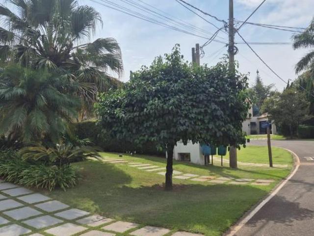 Casa para venda em Lago Azul Golfe de 1600.00m² com 3 Quartos, 2 Suites e 4 Garagens