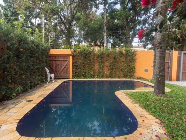 Casa para venda em Lapa com 4 quartos, sendo 3 suítes, 400m²