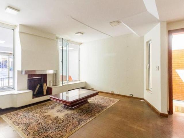 Casa para venda em Moema com 3 quartos, sendo 1 suíte, 2 vagas, 268m²