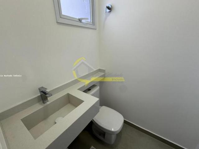 Casa para Venda em Mogi das Cruzes, Parque Santana, 3 dormitórios, 3 suítes, 4 banheiros, 2 vagas