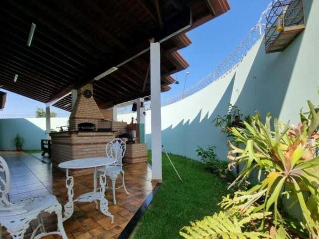 Casa para venda em Morada do Campo com 3 quartos, 180m²