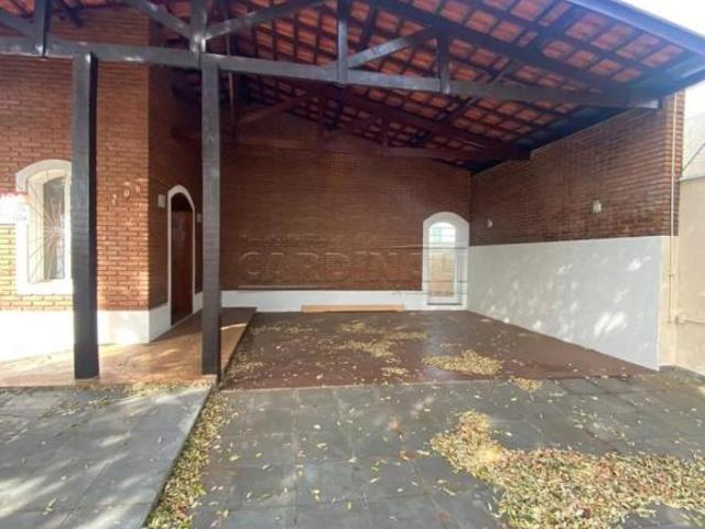 Casa para venda em Morumbi de 240.00m² com 3 Quartos, 1 Suite e 4 Garagens