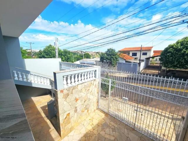 Casa para Venda em Marília, Betel, 3 dormitórios, 1 suíte, 1 banheiro, 2 vagas