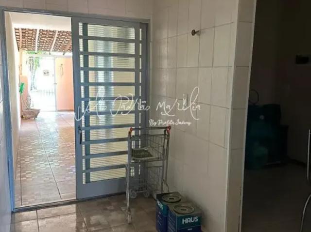 Casa para Venda em Marília, Jardim Continental, 3 dormitórios, 1 suíte, 2 banheiros, 2 vagas