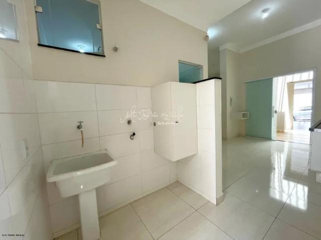 Casa para Venda em Marília, Jardim Morumbi, 3 dormitórios, 1 suíte, 3 banheiros, 2 vagas