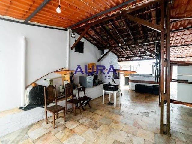 Casa para venda em São Lucas de 380.00m² com 5 Quartos e 6 Garagens