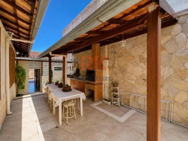 Casa para venda em São Luiz de 229.00m² com 3 Quartos, 1 Suite e 5 Garagens