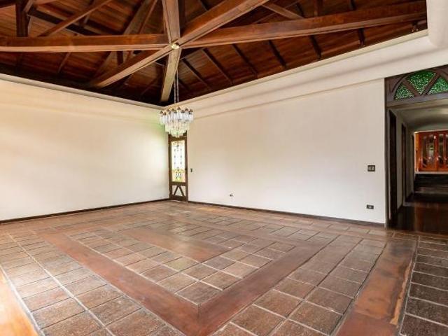 Casa para venda em São Lourenço de 1200.00m² com 5 Quartos, 3 Suites e 10 Garagens
