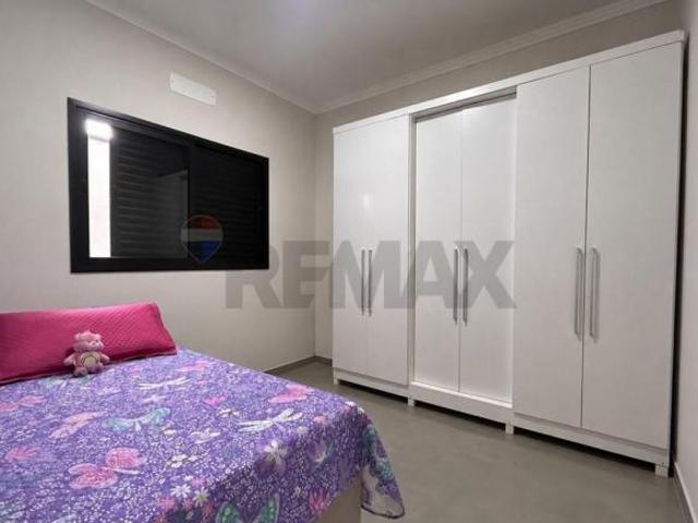 Casa para venda em Santa Cruz de 171.00m² com 3 Quartos, 1 Suite e 4 Garagens