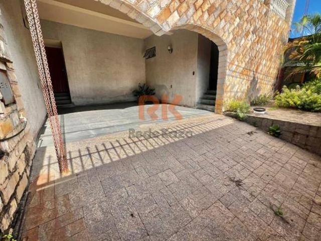 Casa para venda em Santa Branca de 341.00m² com 3 Quartos, 1 Suite e 3 Garagens