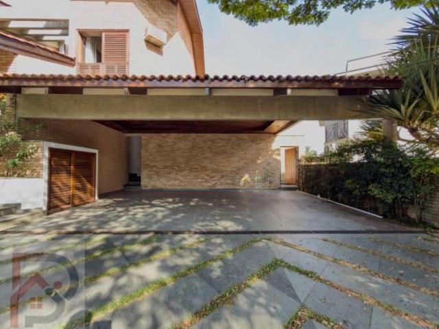 Casa para Venda em Santana de Parnaíba, Alphaville, 3 dormitórios, 3 suítes, 4 banheiros, 3 vagas