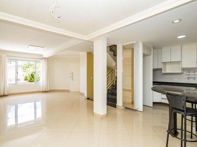 Casa para venda em Seminário de 213.00m² com 3 Quartos, 1 Suite e 4 Garagens