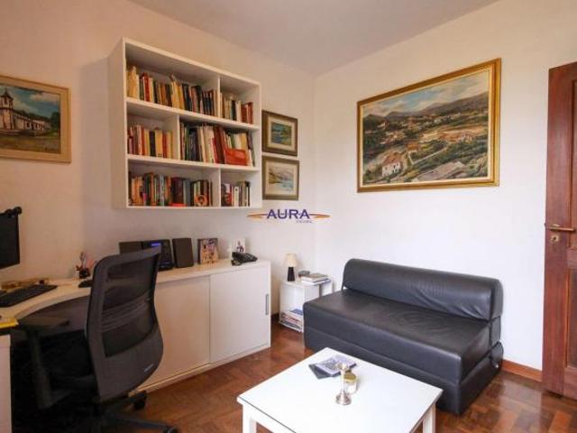 Casa para venda em Serra de 392.00m² com 4 Quartos, 1 Suite e 5 Garagens