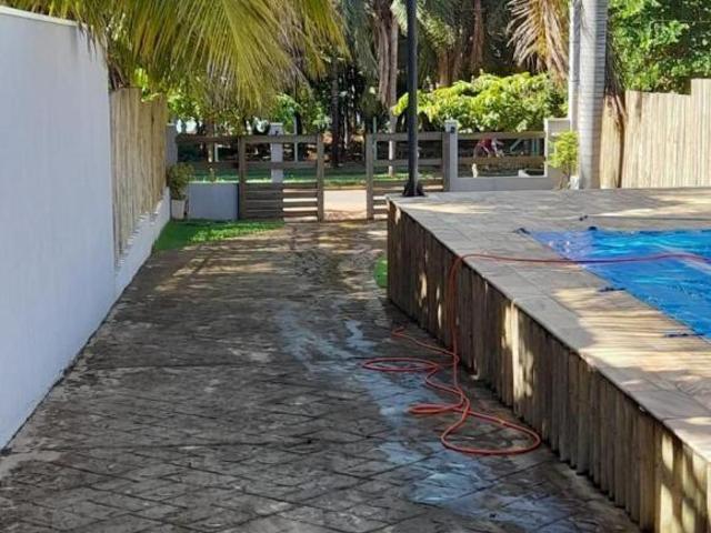 Casa para venda em Portal da Praia de 250.00m² com 3 Quartos, 3 Suites e 5 Garagens
