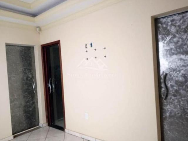 Casa para Venda em Patos de Minas, Centro, 4 dormitórios, 2 banheiros, 1 vaga